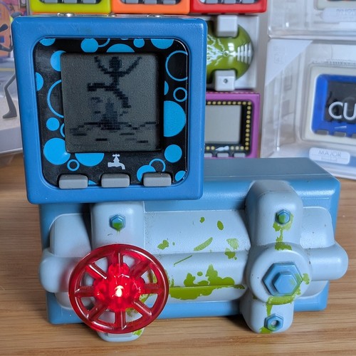 Radica cube world splash - radica,